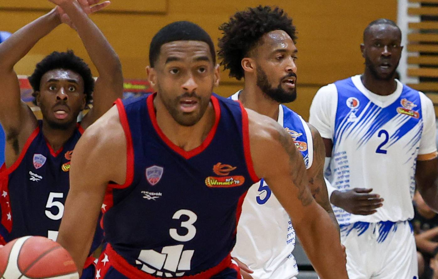 צפו: היסטוריה נוספת לאמין סטיבנס