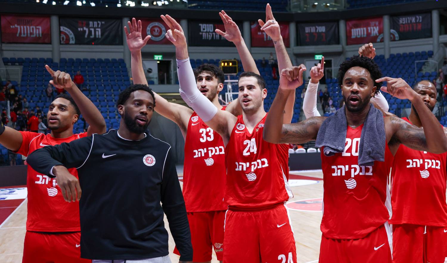 צפו: מבול שלשות ירושלמי בפיס ארנה