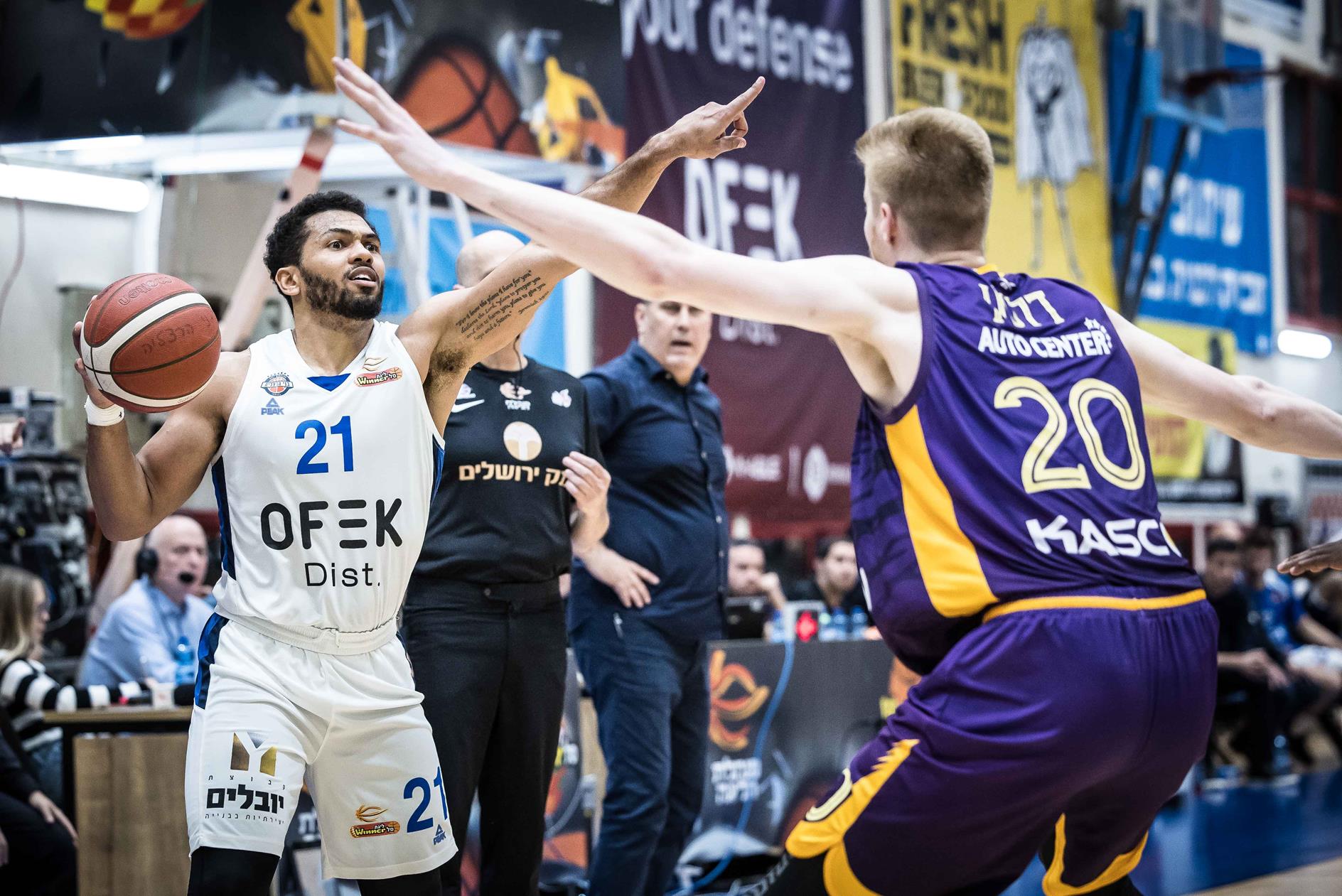 צפו: עוד הופעה גדולה לקווינטון הוקר