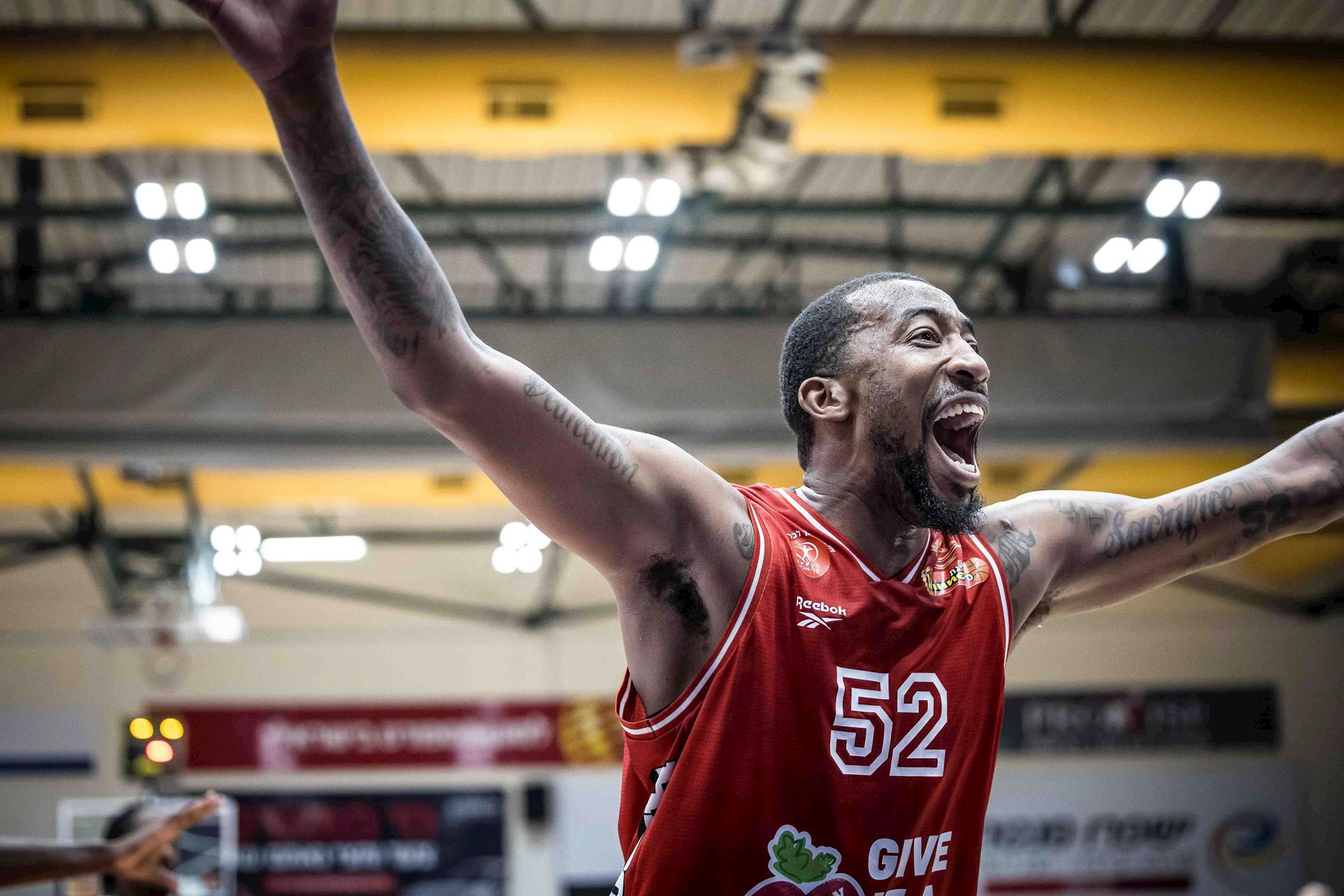 צפו: ג'ורדן מקריי חזר בסערה ממחלה