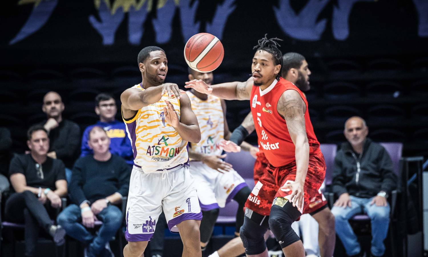 צפו: המופע השבועי של ג'ו רגלנד