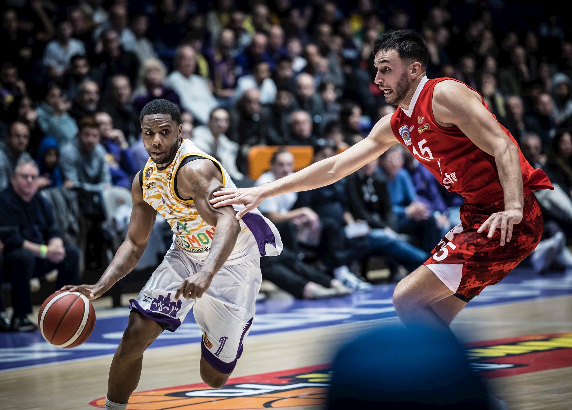 ג'ו רגלנד האריך את הרצף של האלופה