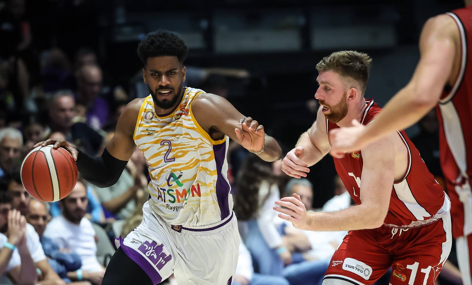 צפו: שון דאוסון חזר לחמישייה בסערה