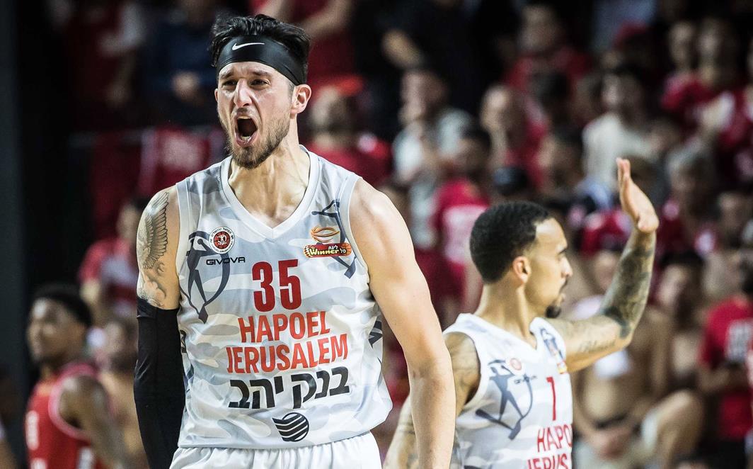 מצטיין המחזור ה-26: זאק הנקינס