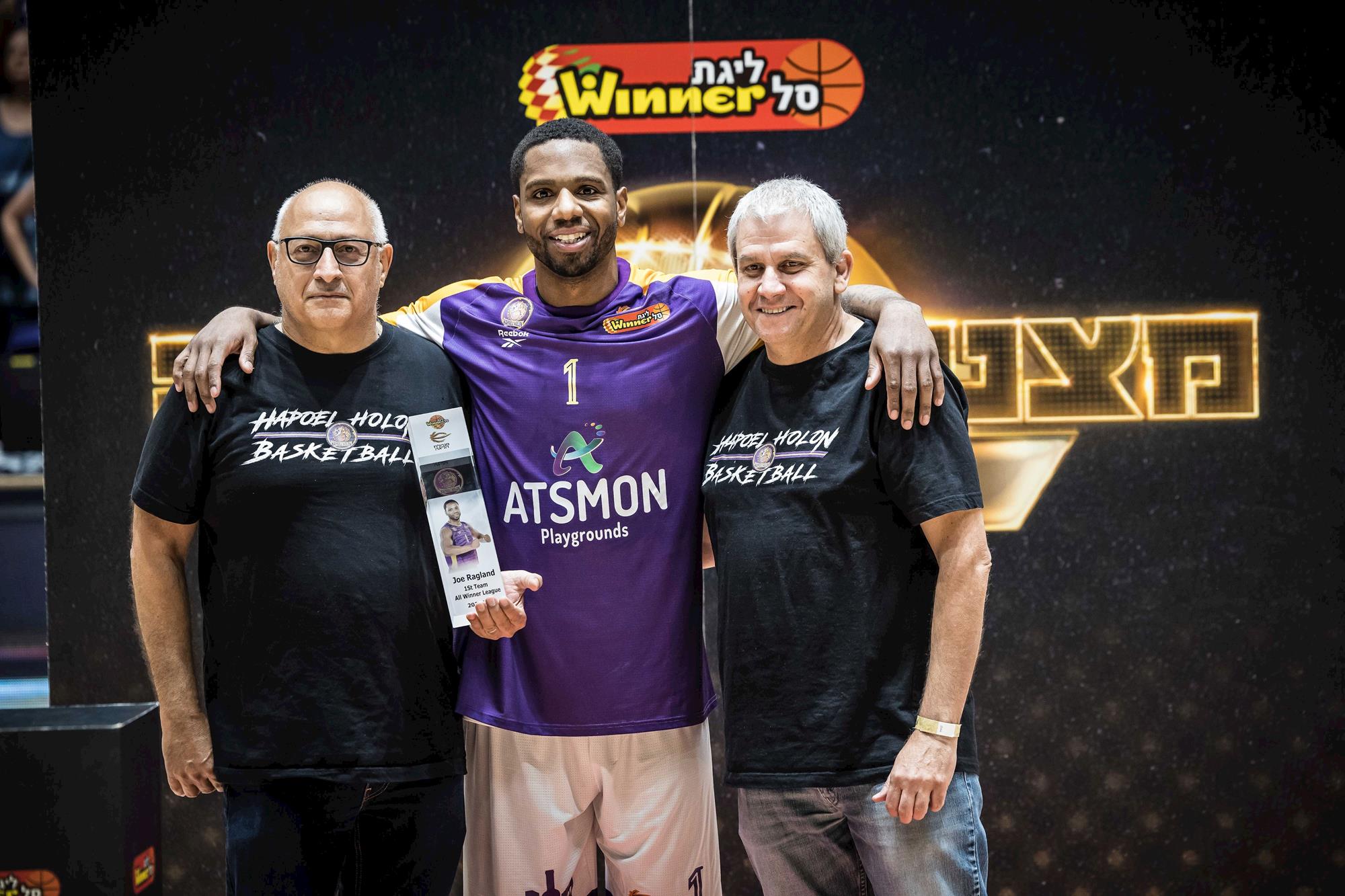 ג'ו רגלנד נבחר לחמישיית מצטייני העונה