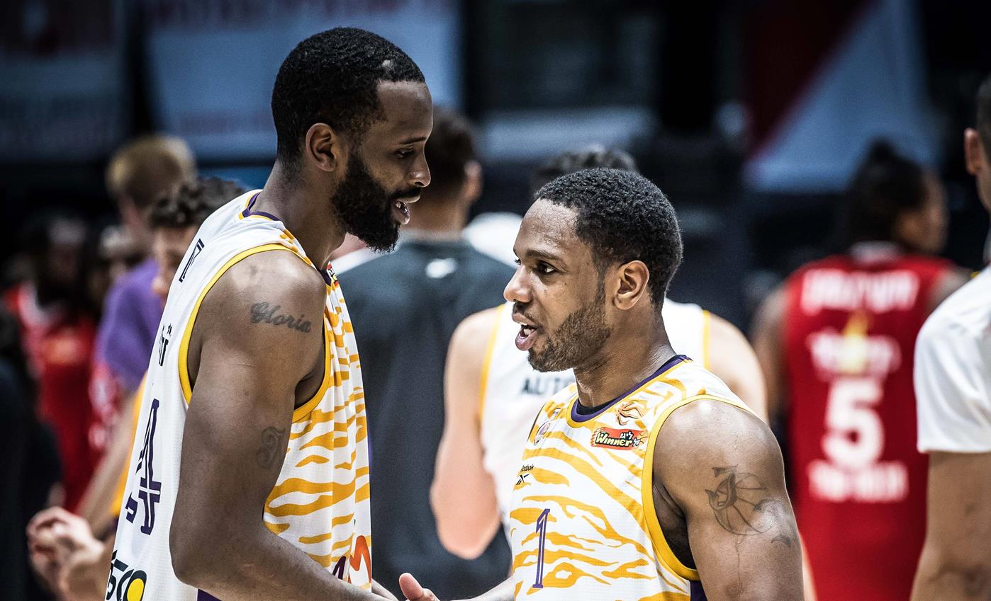 צפו: עוד הופעה מדהימה של ג'ו רגלנד