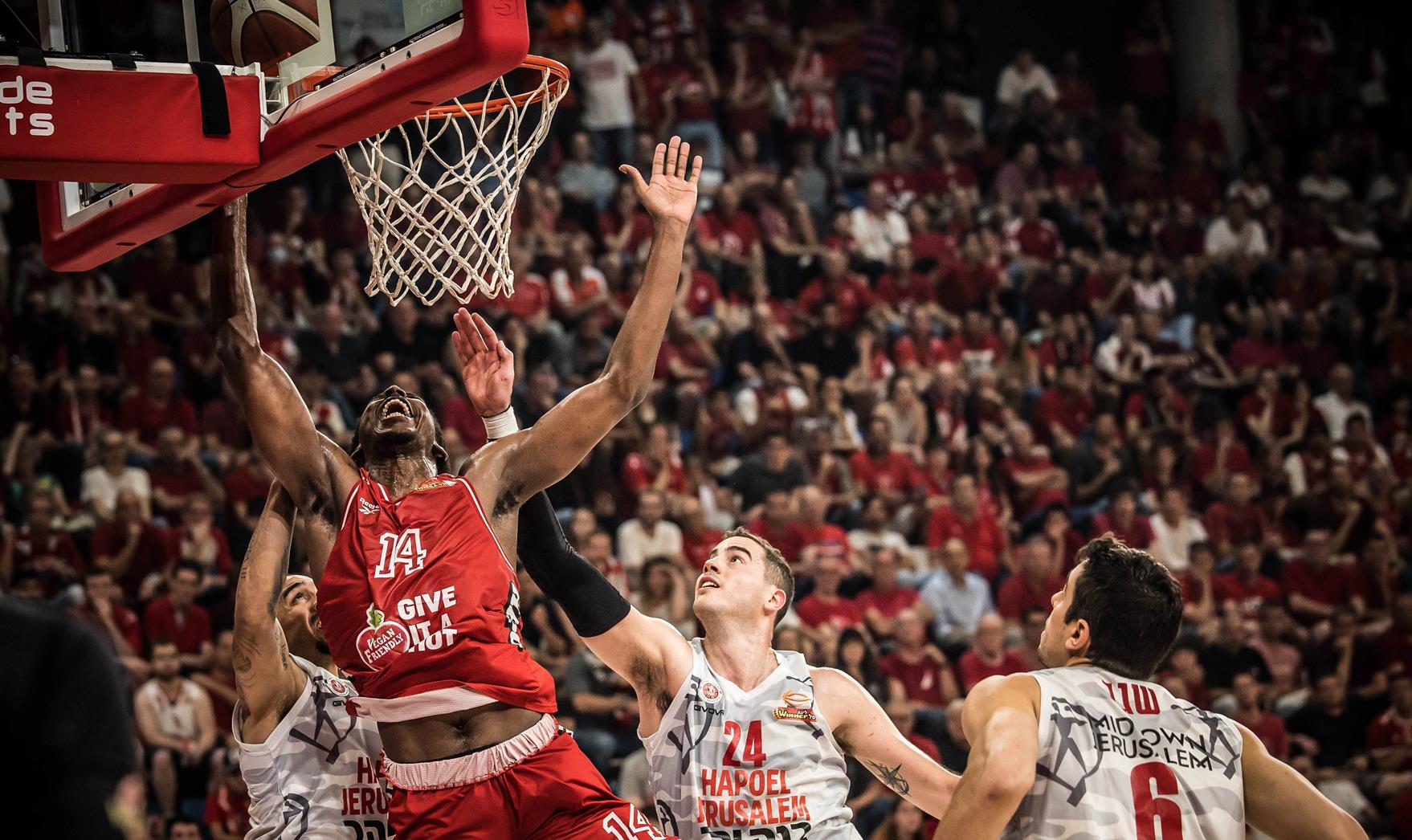 צפו: התרומה המכרעת של ג'יילן הורד