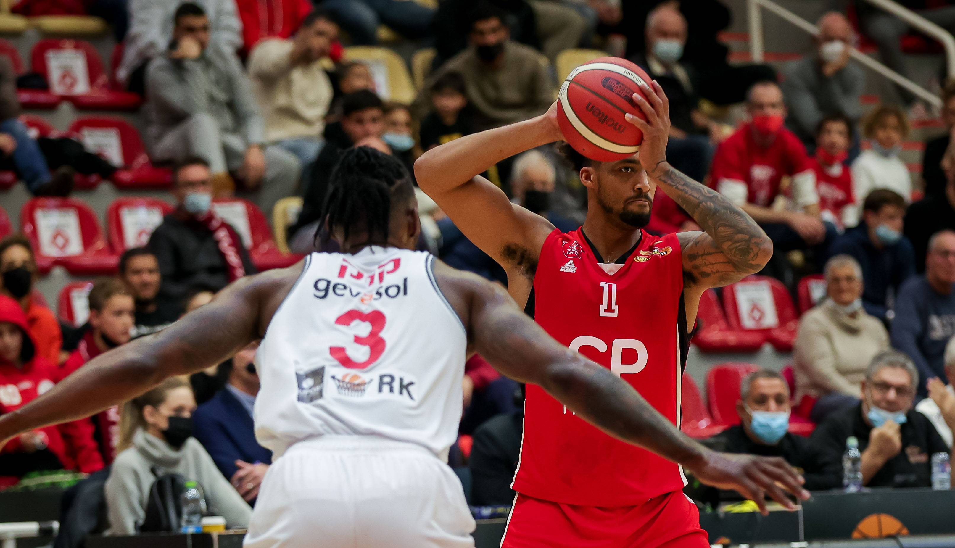 צפו: טוקוטו שוב פלירטט עם טריפל דאבל