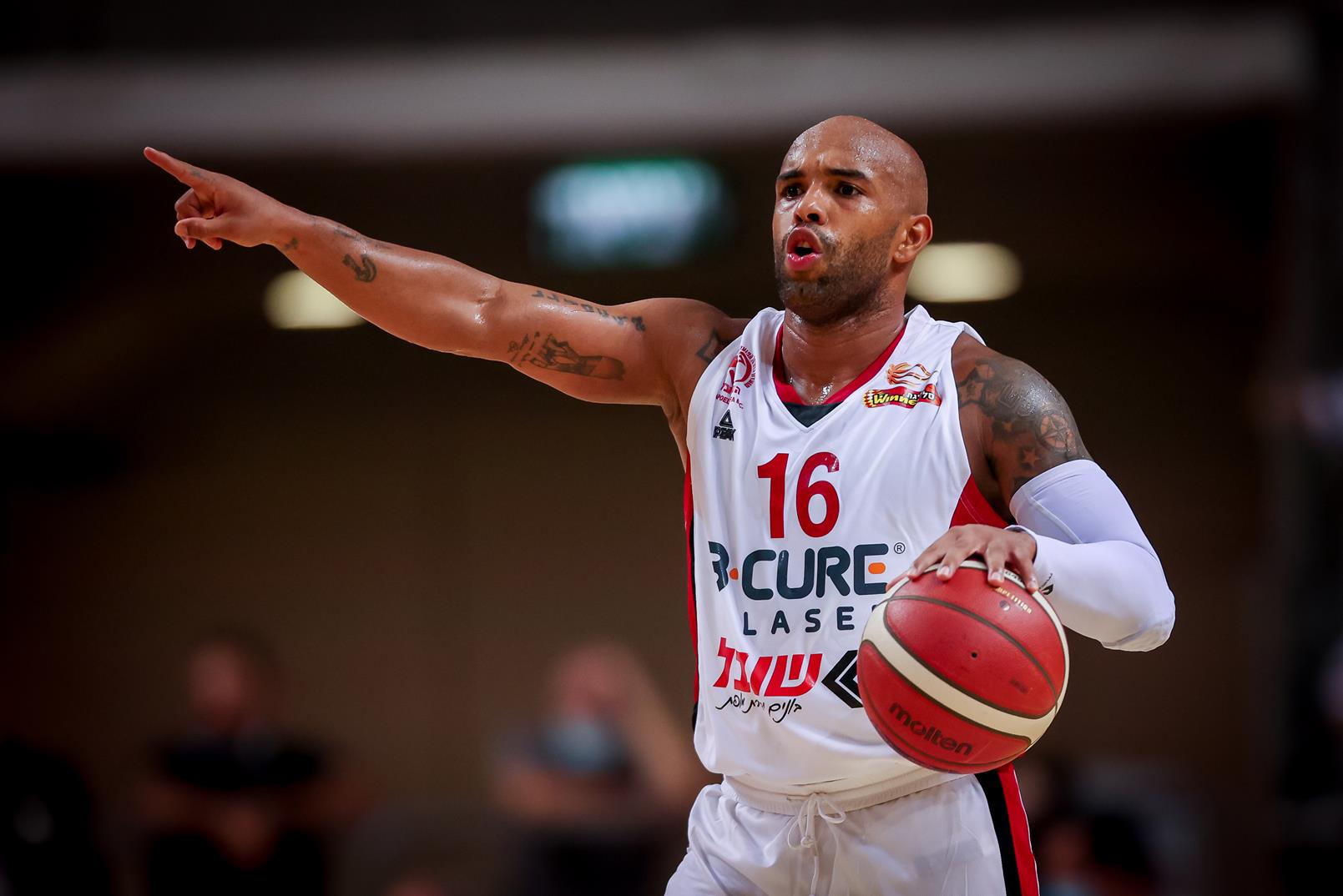 חיפה התבססה בשמינייה עם ניצחון חשוב