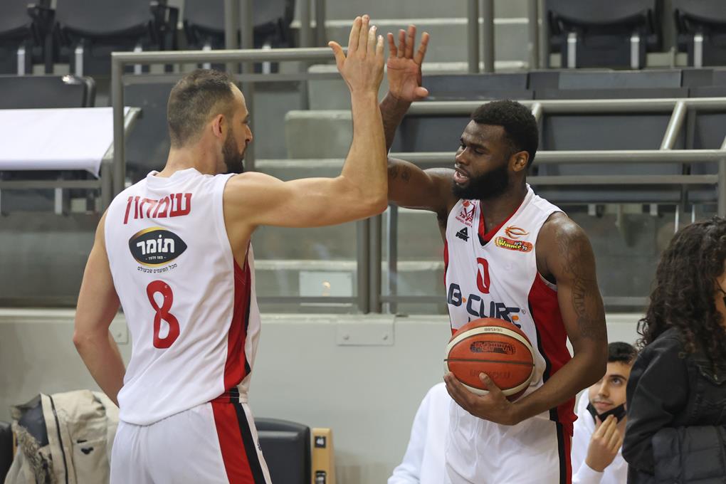 חיפה ושמחון עצרו את מחזיקת הגביע