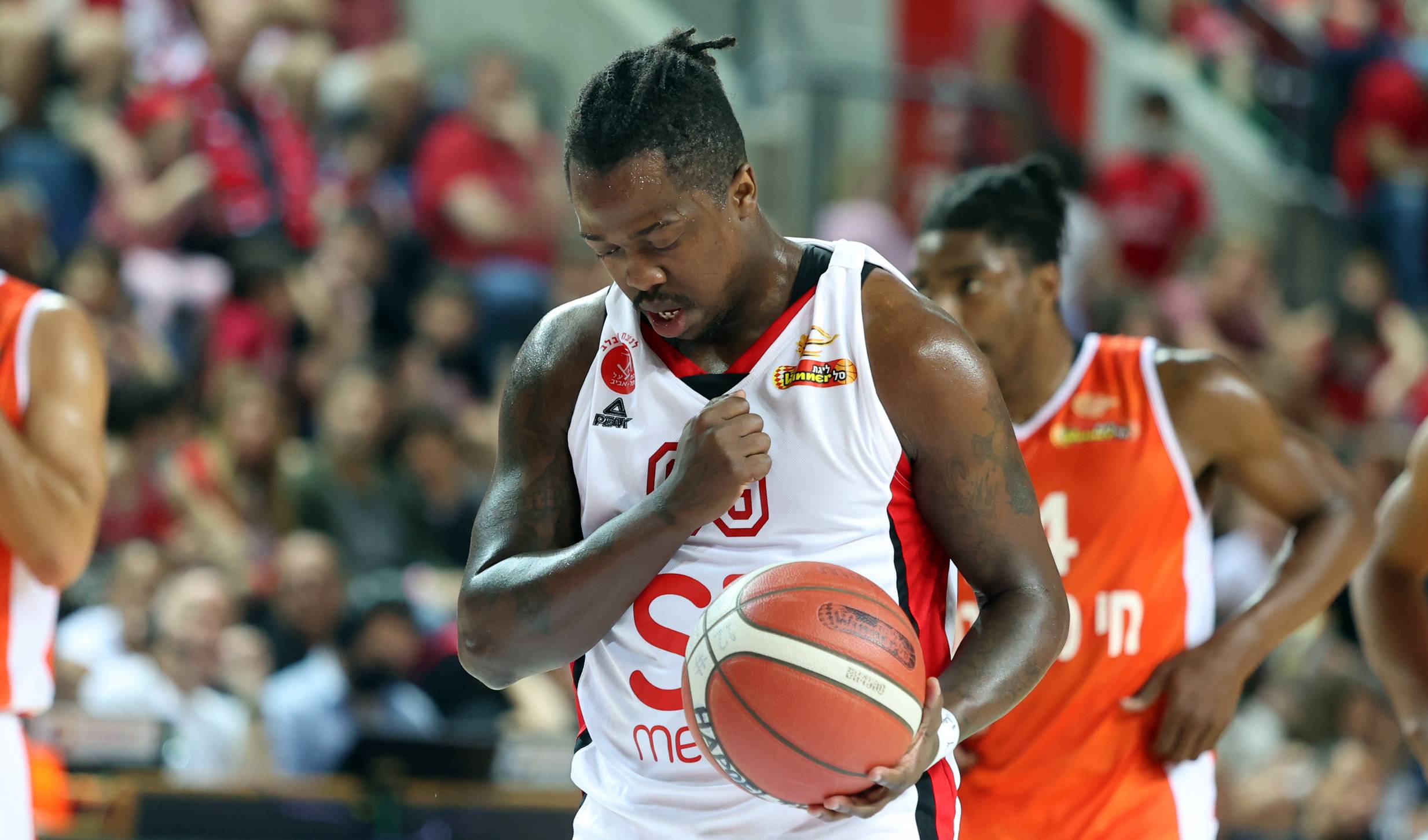 מצטיין המחזור ה-24: ג'ייקובן בראון