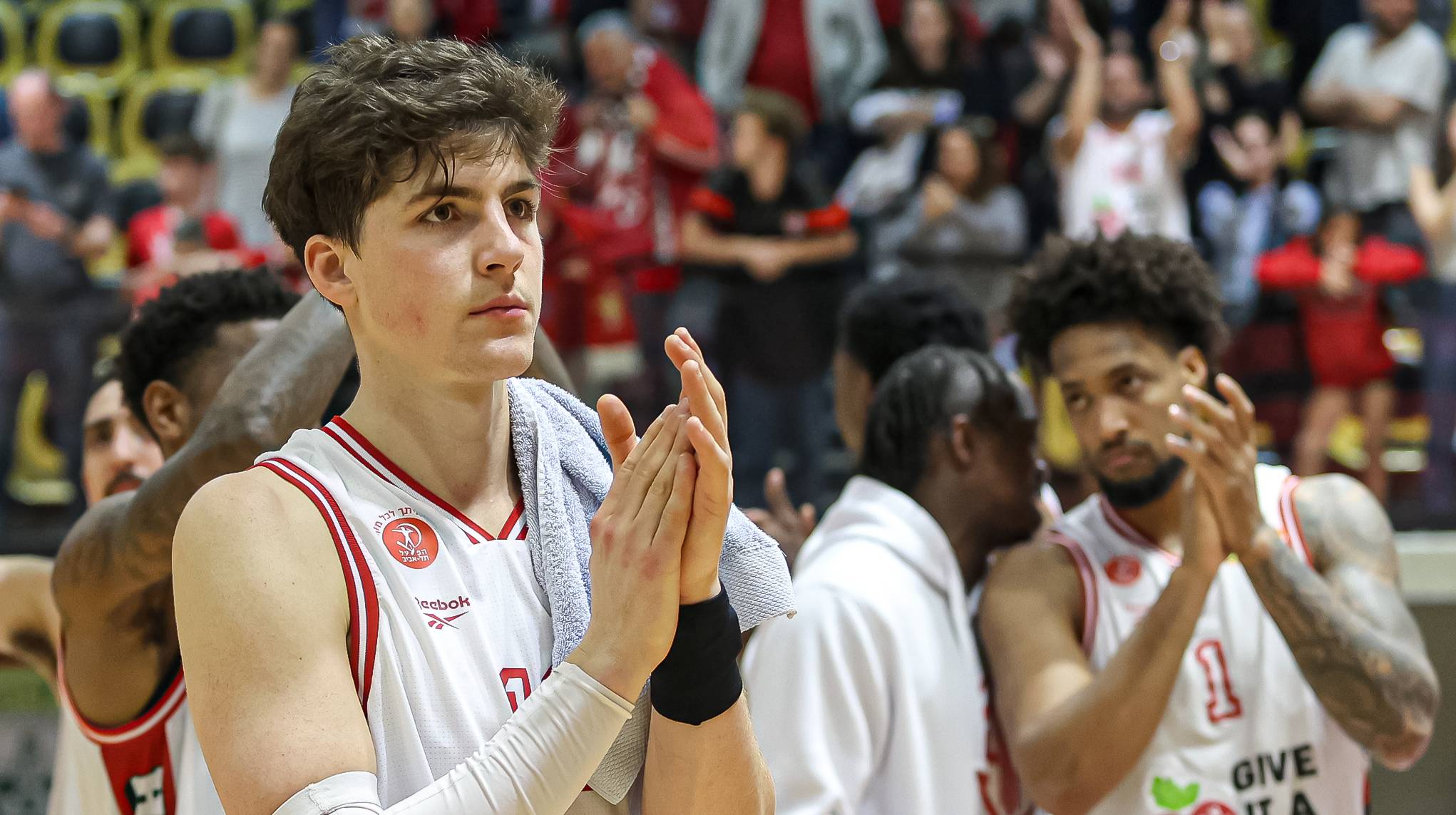 צפו: שיא קליעה עונתי לאדם אריאל