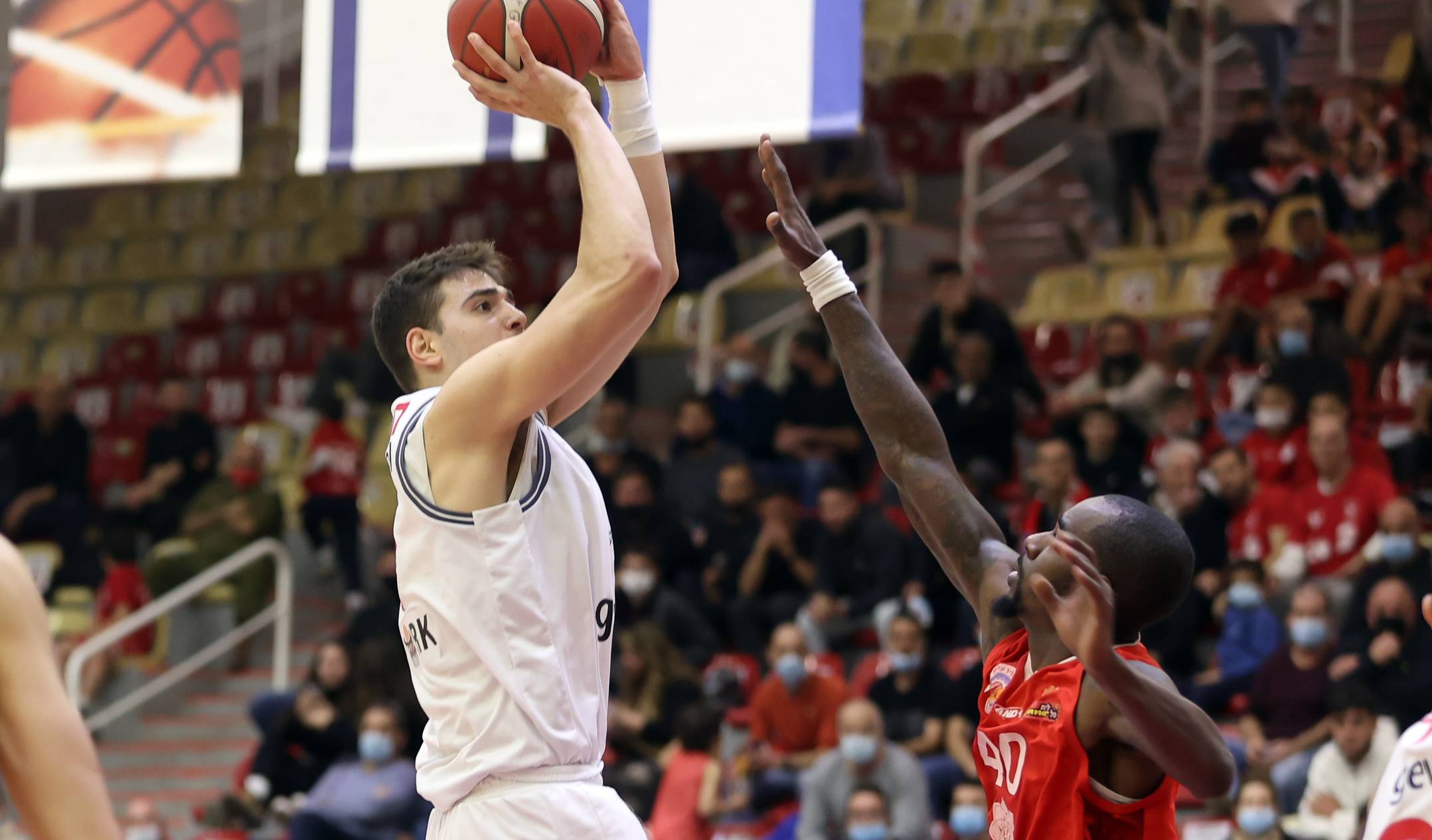 צפו: יותם חנוכי השתלט על המצעד השבועי