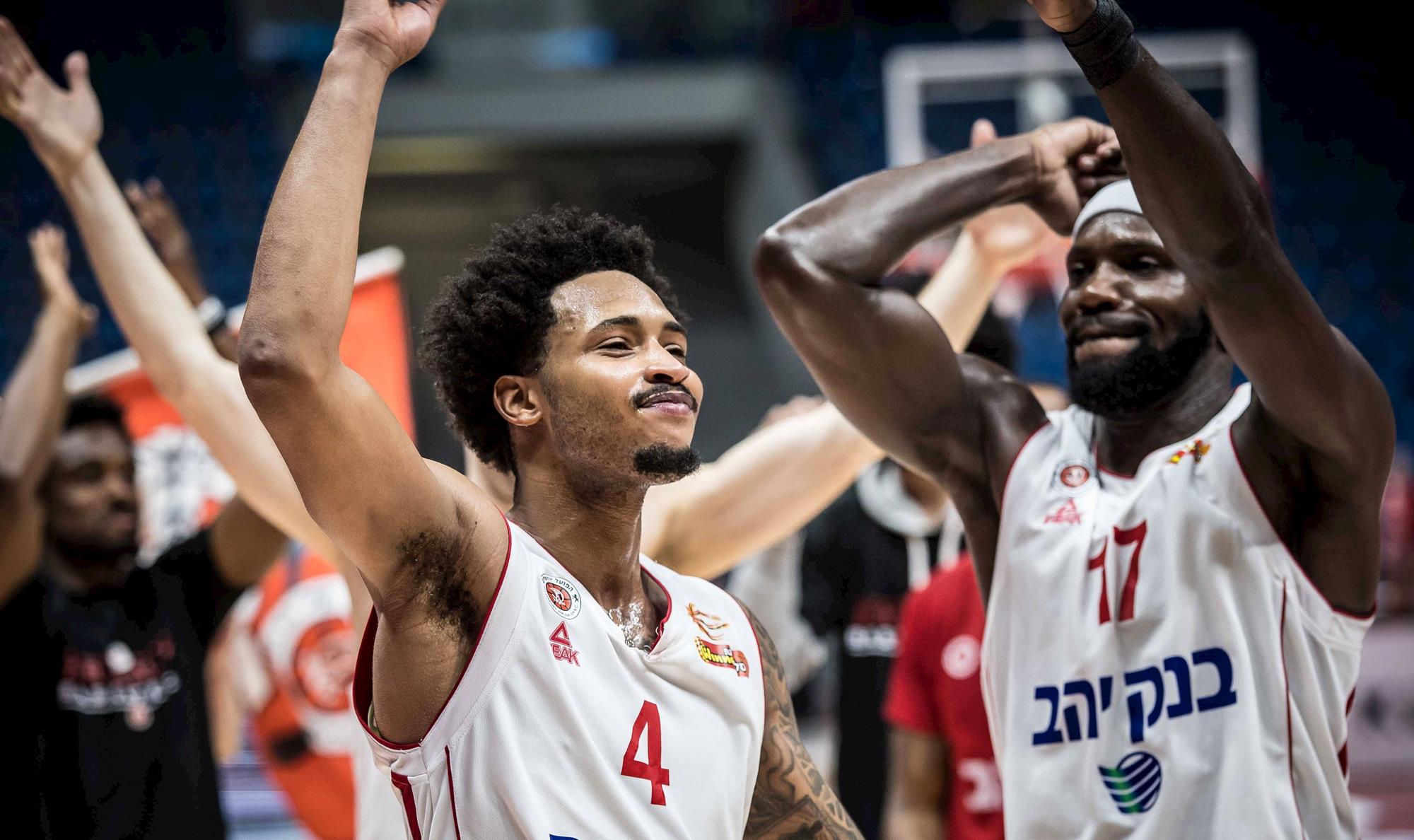 שחקן חודש אפריל: ג'יילן אדאמס