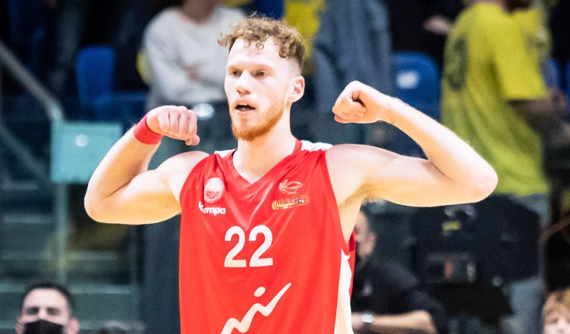 צפו: הופעה אישית נהדרת לעמית זיס