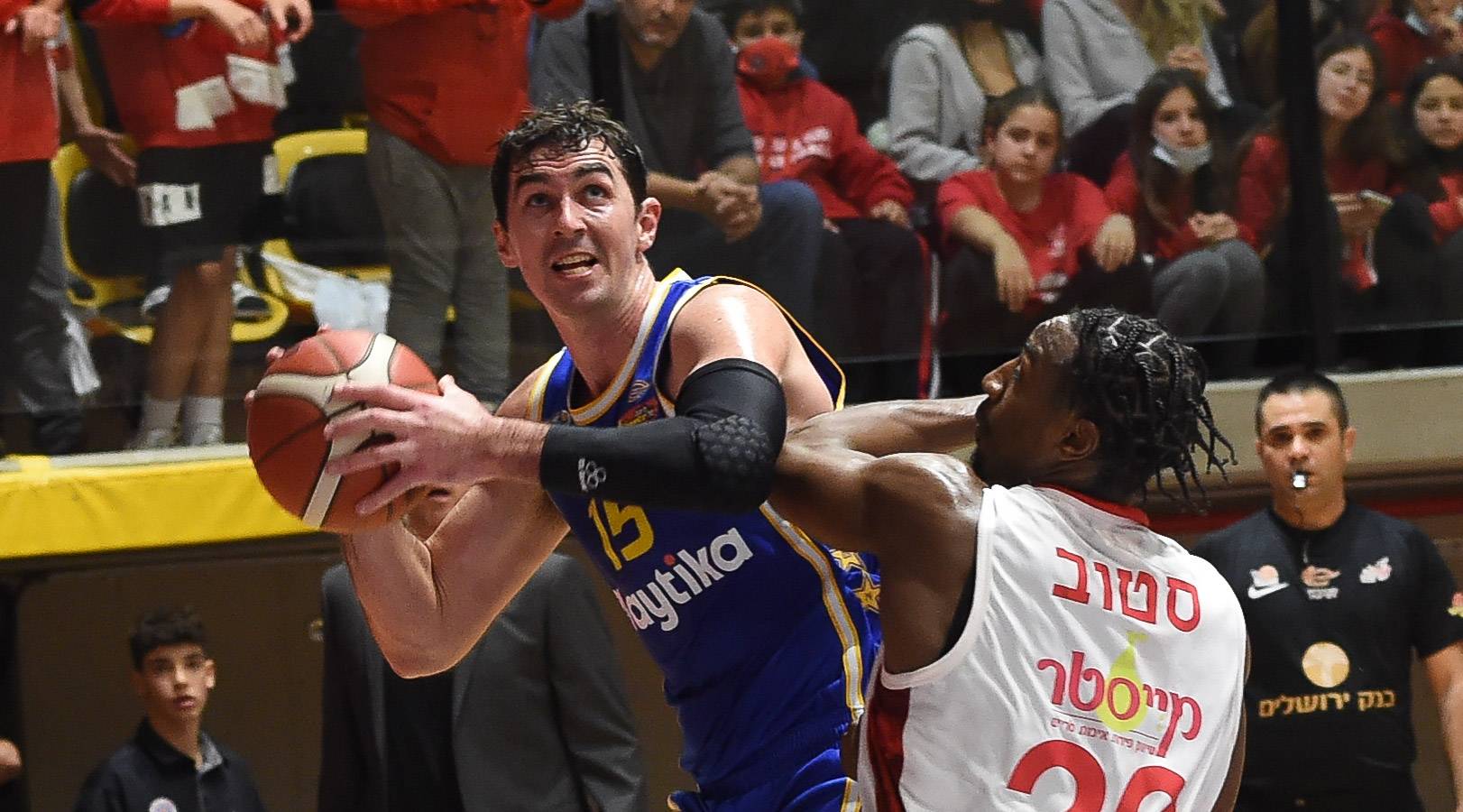 צפו: דאבל-דאבל ראשון העונה לג'ייק כהן