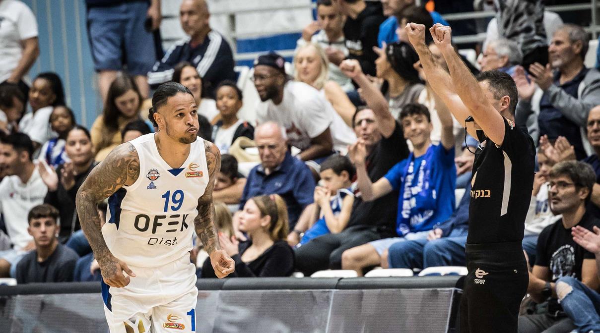 צפו: כריס באב חזר להפגיז בקצב