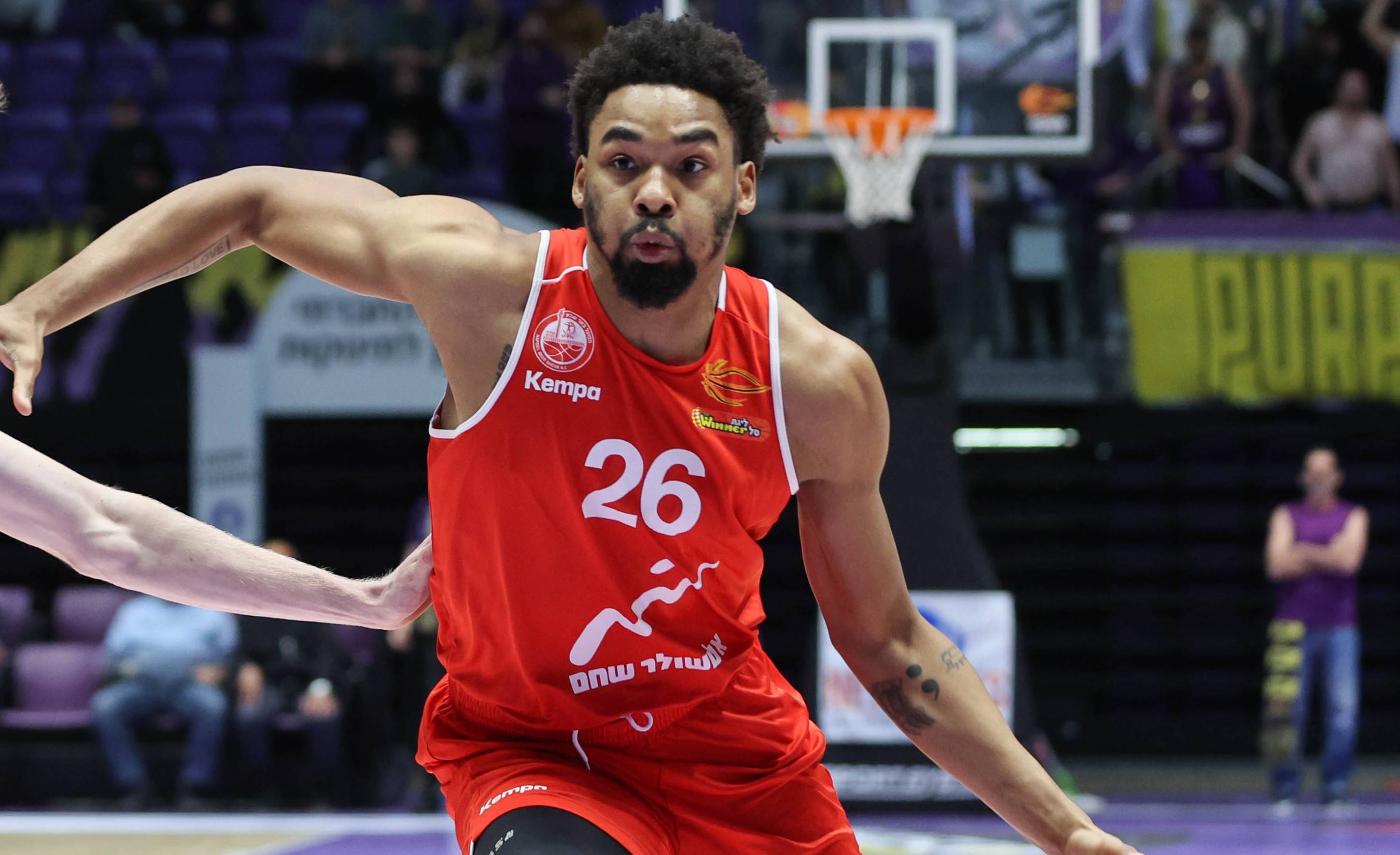 צפו: דאבל-דאבל יפה לבן מור