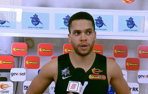 צפו: התחלה חלומית לעמנואל לקונט