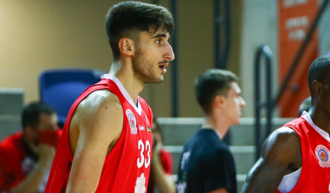 צפו: צאצאשוילי ממשיך בגרף ההתקדמות