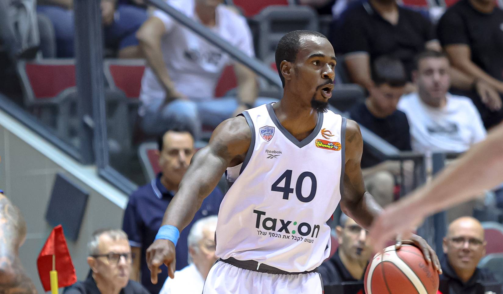 צפו: הופעה אישית אדירה לשאבון לואיס