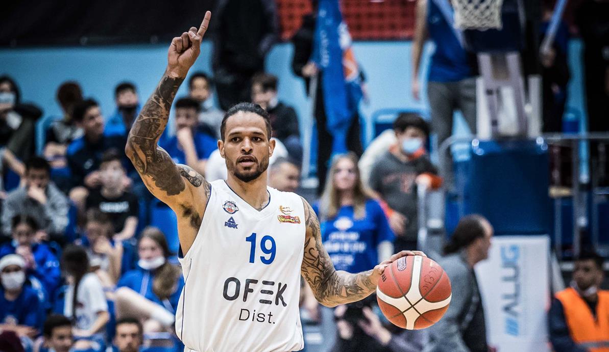 צפו: כריס באב התחמם לתחרות השלשות