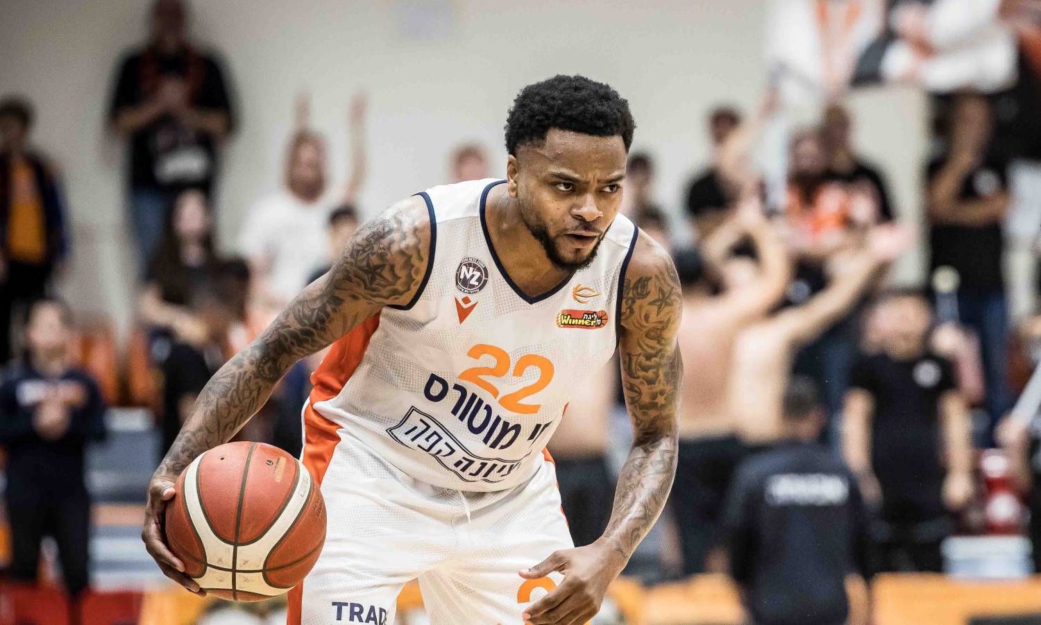 צפו: המופע השבועי של די.ג'יי קופר