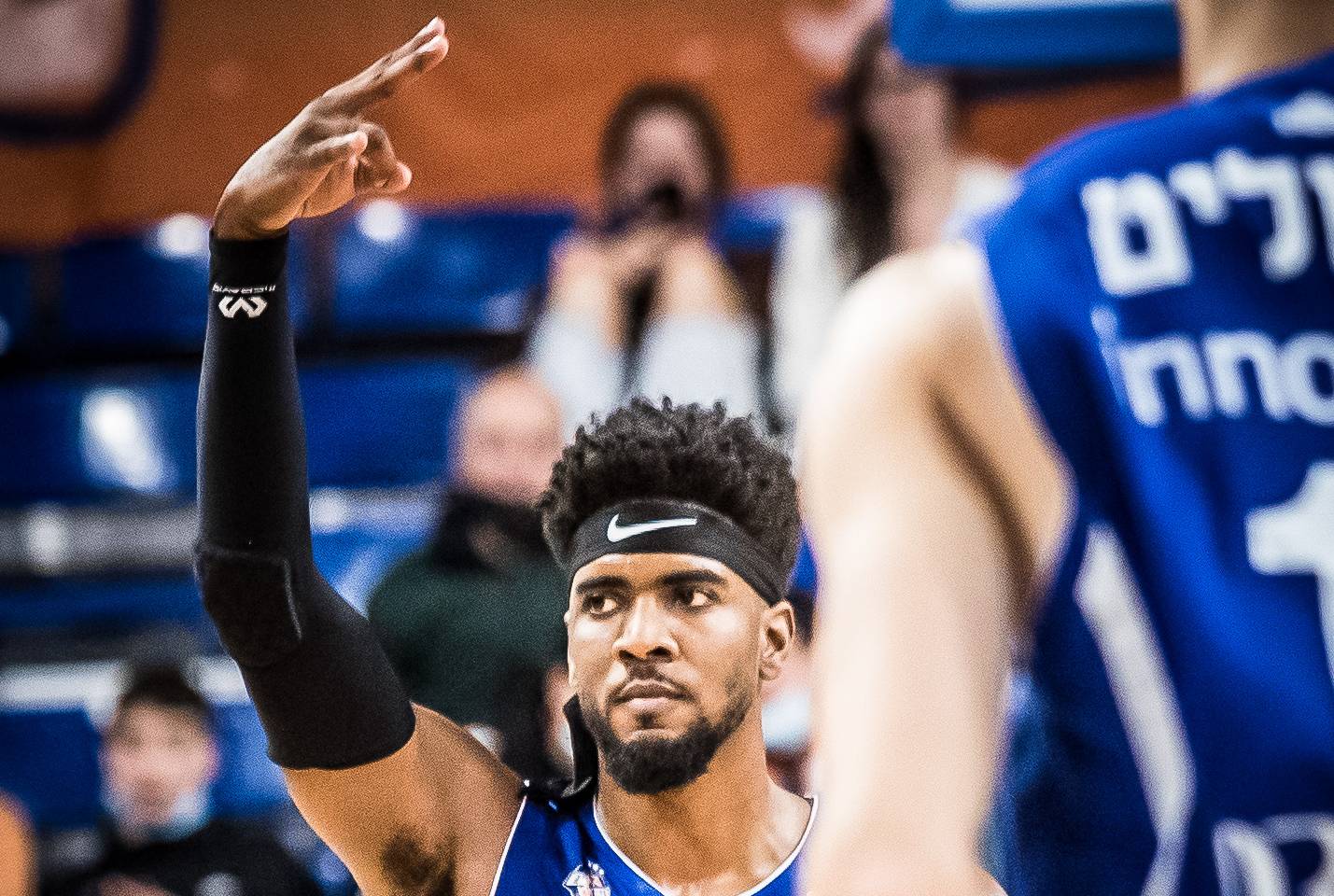 צפו: עוד משחק מצוין לשון דאוסון