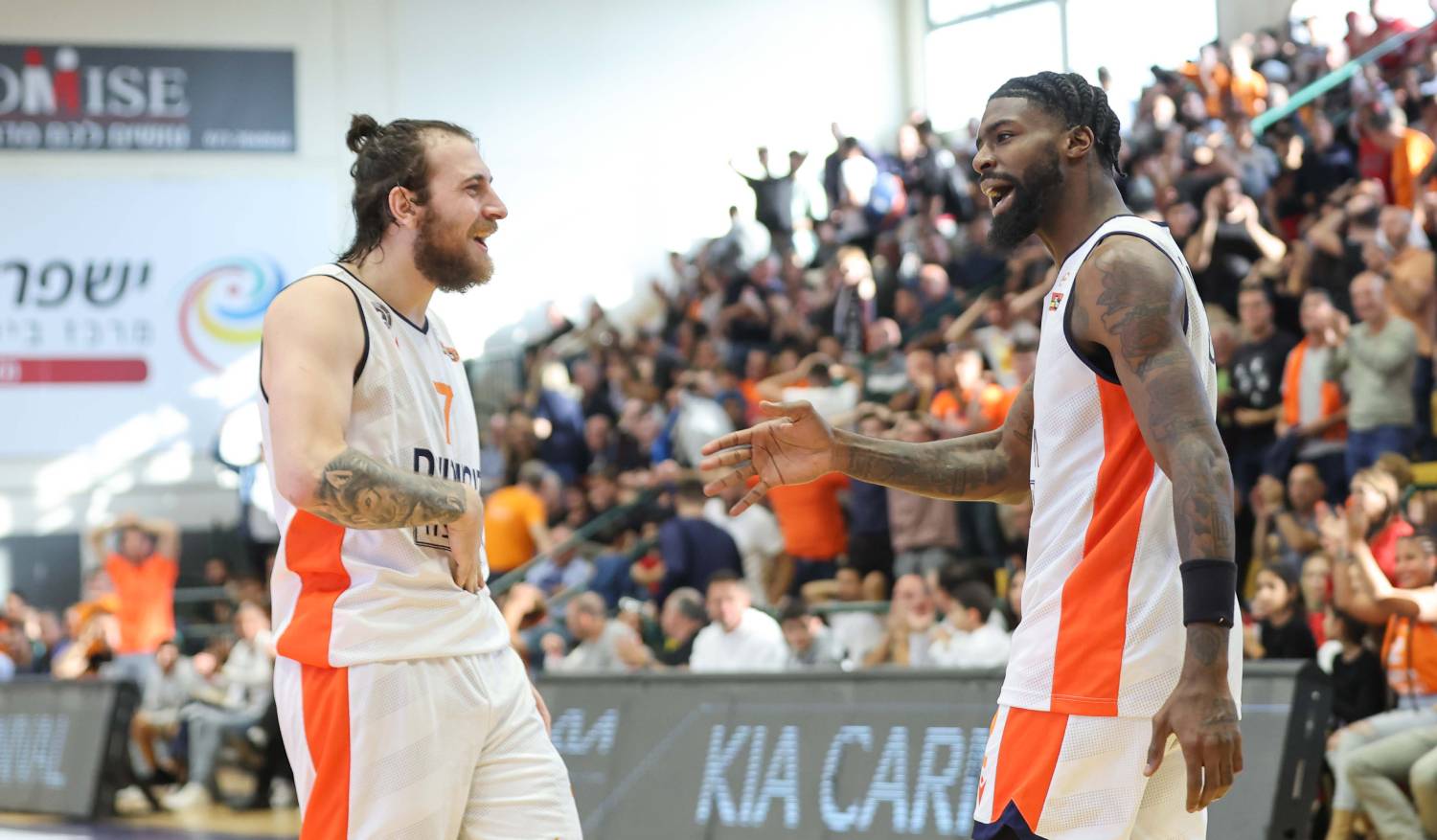 צפו: שאק ביוקנן שוב בפסגת המצעד