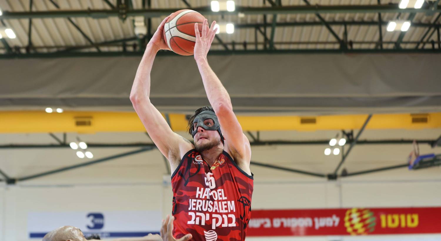 צפו: דאבל דאבל מרשים לזאק הנקינס