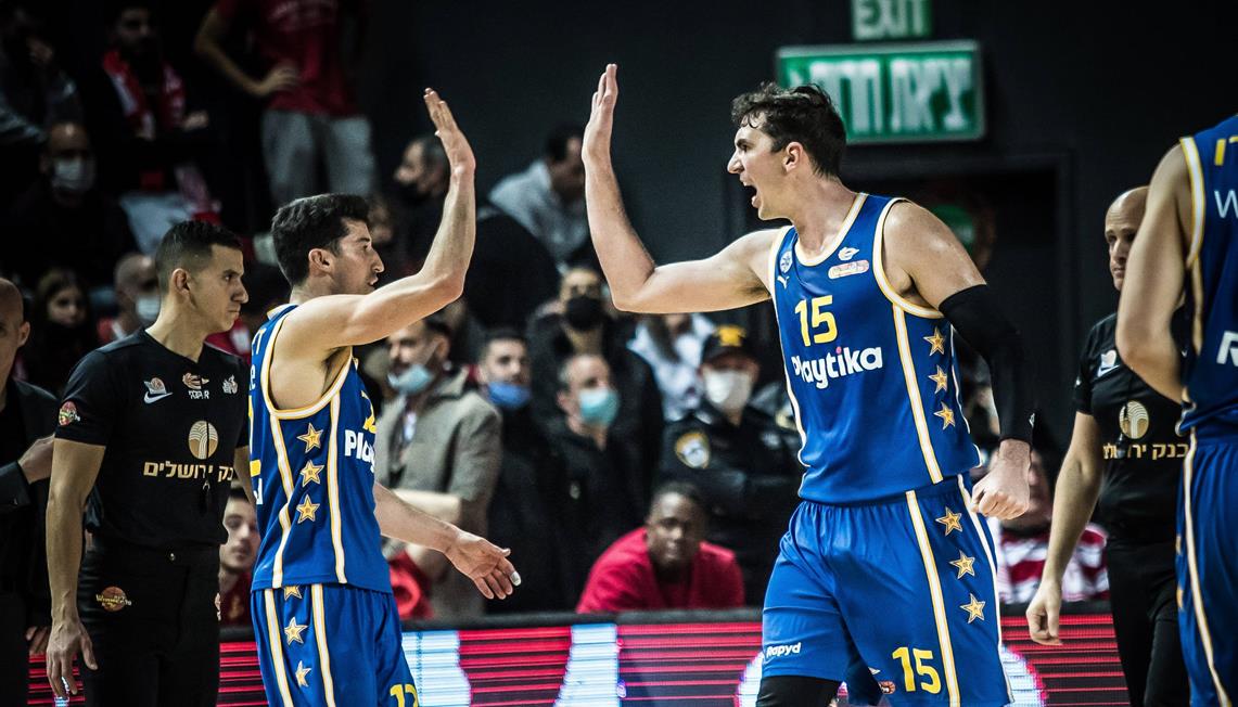 צפו: חמש שלשות ללא החטאה לג'ייק כהן