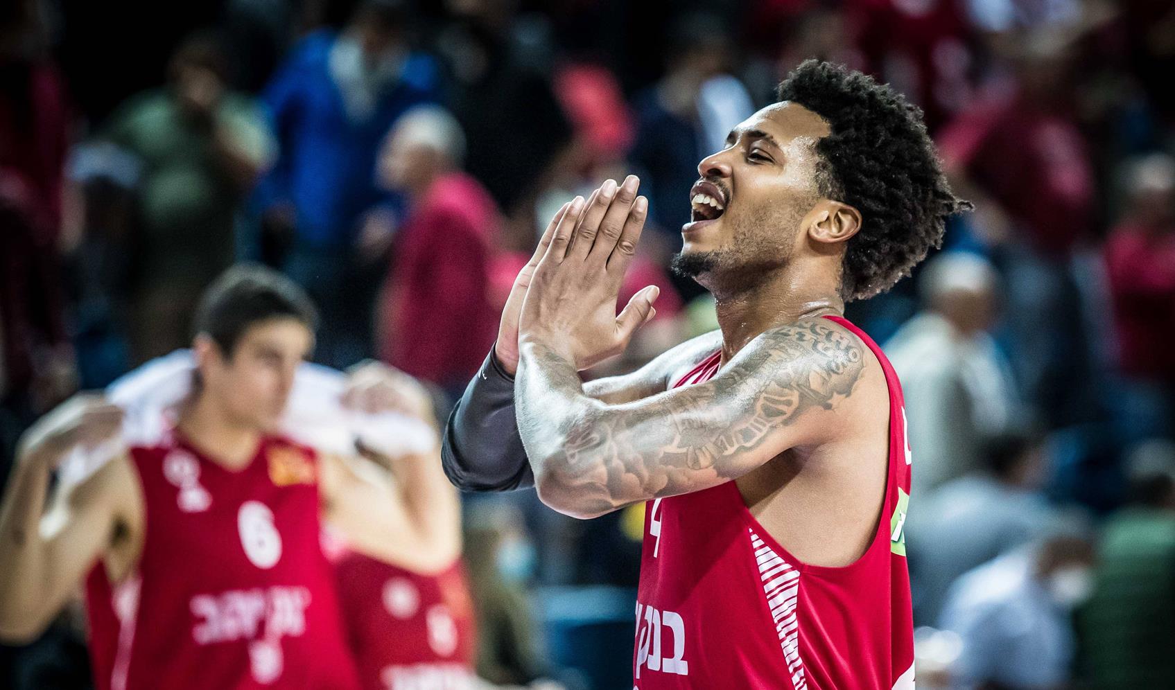 צפו: ג'יילן אדאמס שלט בדרבי האדומות