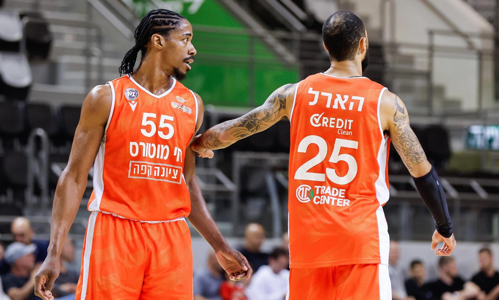 צפו: ארבעה גגות תוך שתי דקות בלבד!