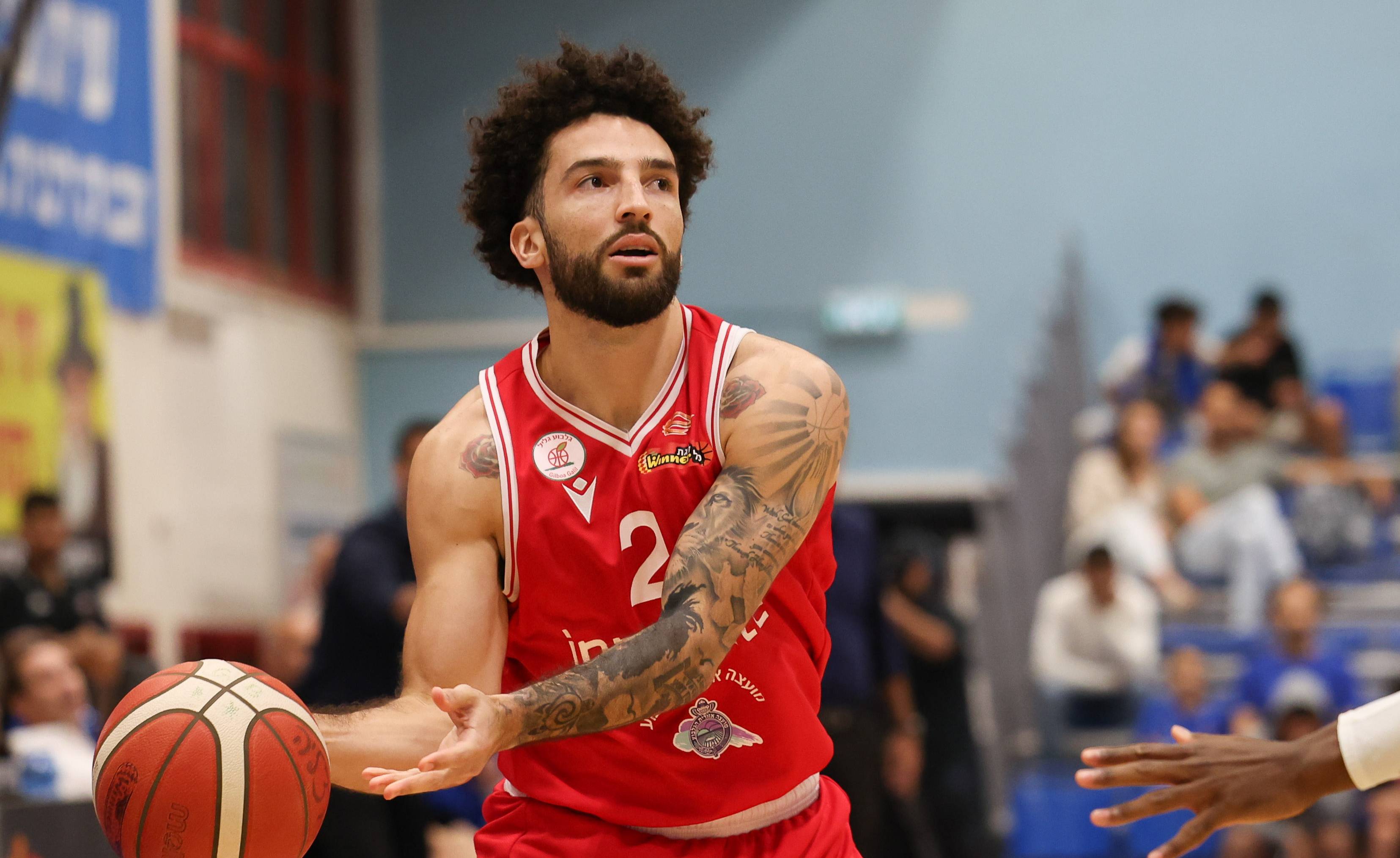 צפו: משחק החזרה של לונדון פראנטס