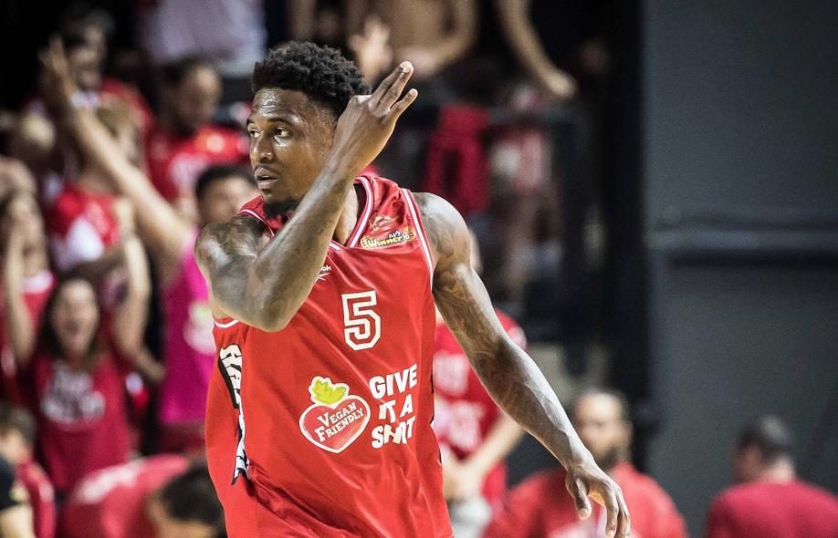 צפו: ערב קליעה גדול לאקסבייר מנפורד