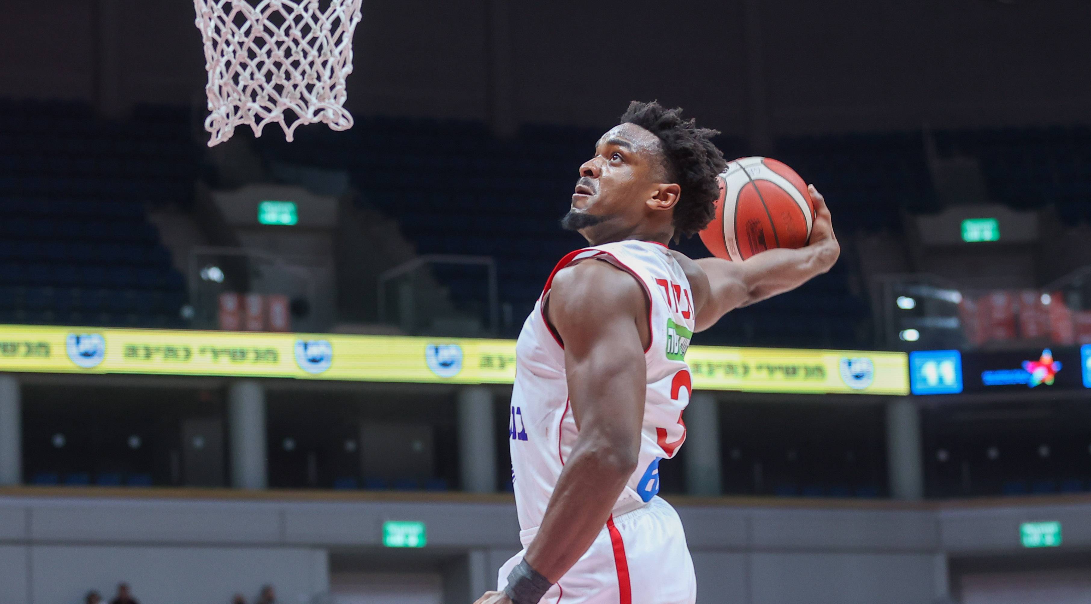 צפו: טחנת הרוח של "אובה" בפסגת הטופ 10