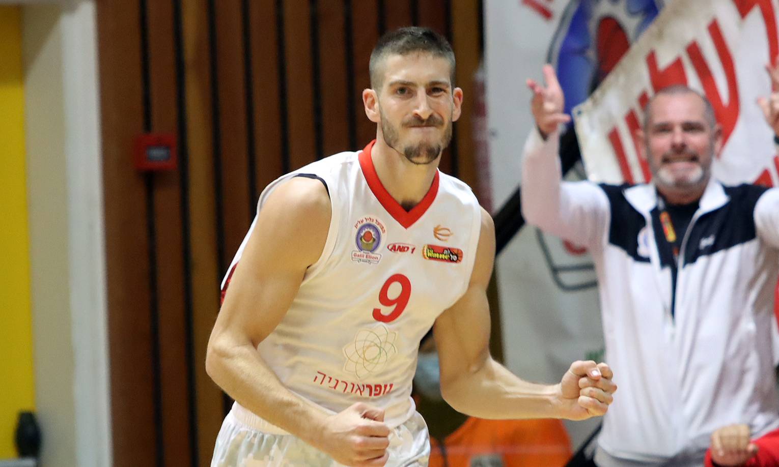 צפו: עומר טל לוהט מעבר לקשת