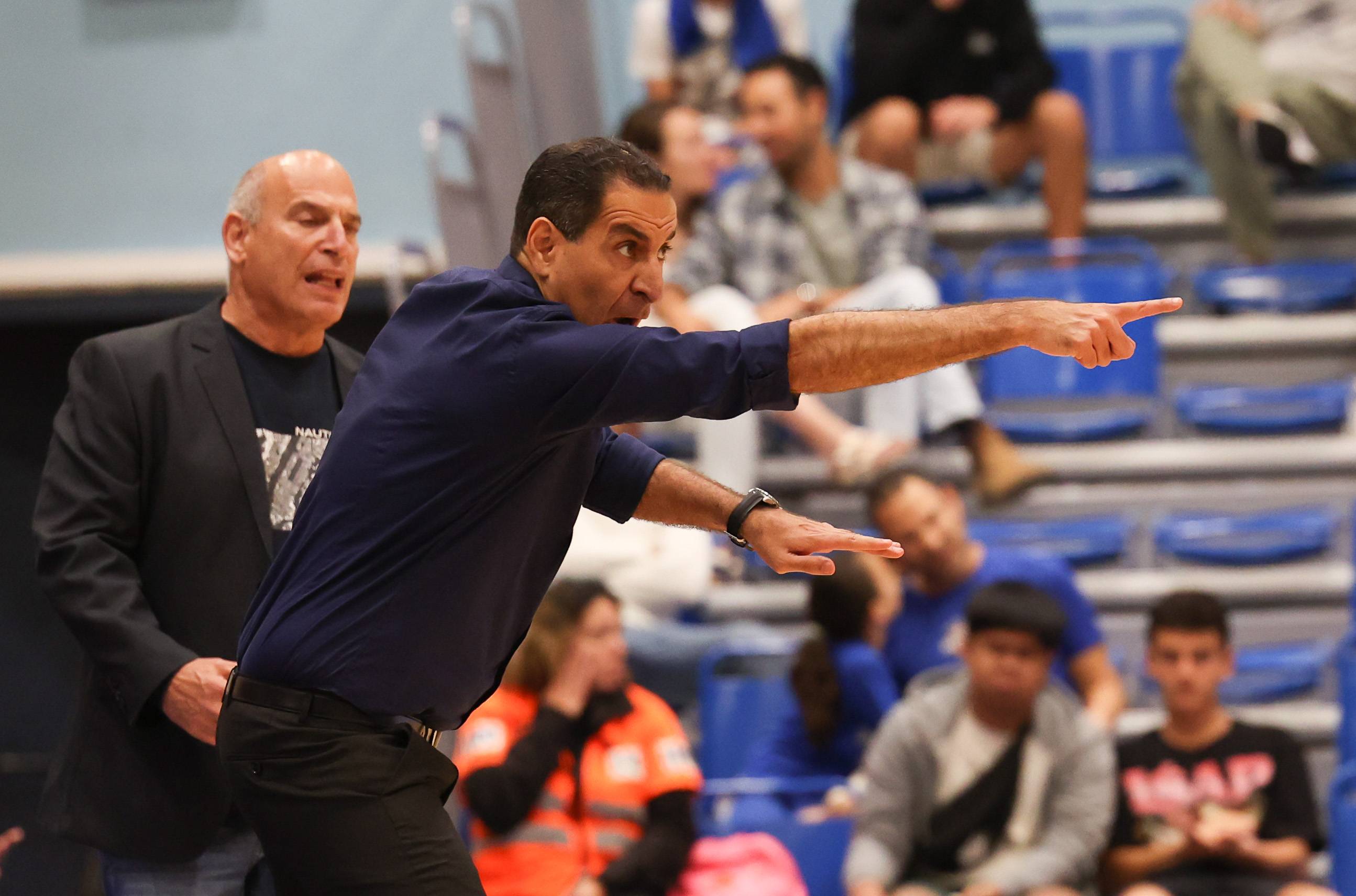 מאמן חודש אפריל: אורן אהרוני