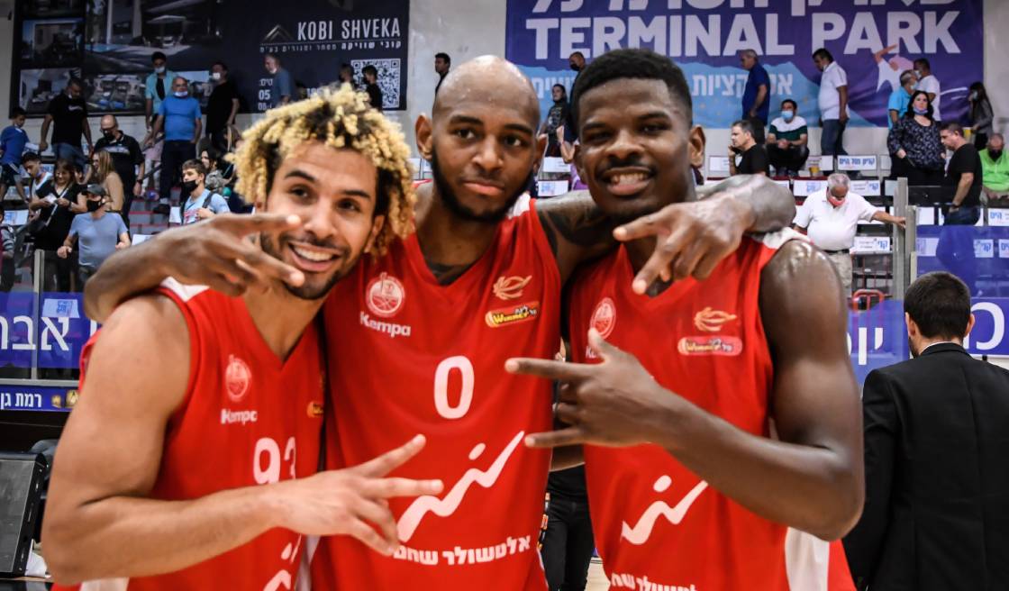 צפו: דאבל-דאבל מרשים לדרק פארדון