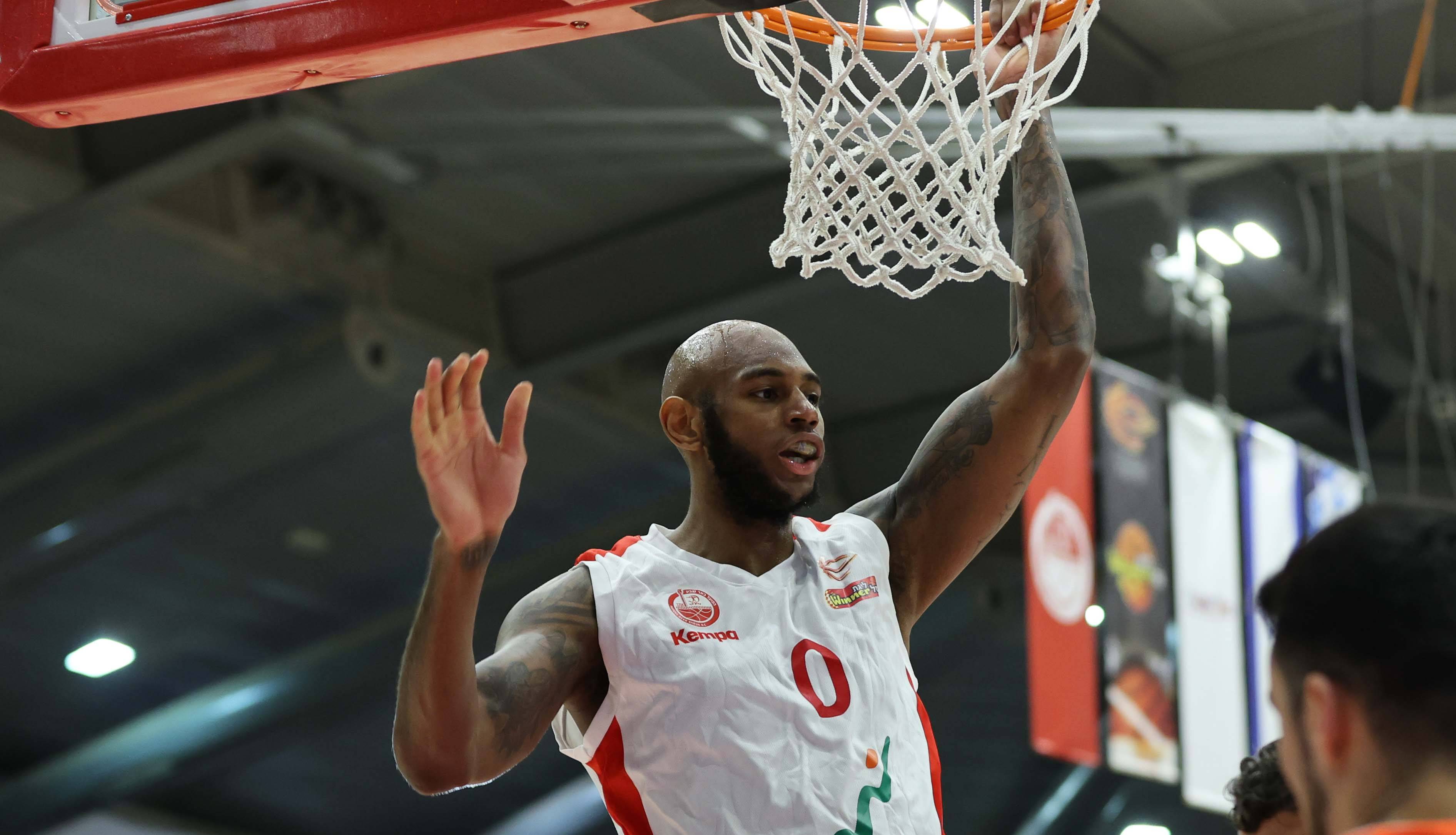 צפו: עוד ערב מפלצתי לדרק פארדון 