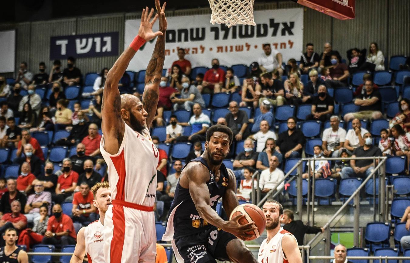 צפו: טוני דגלאס קירב את אילת לשמינייה