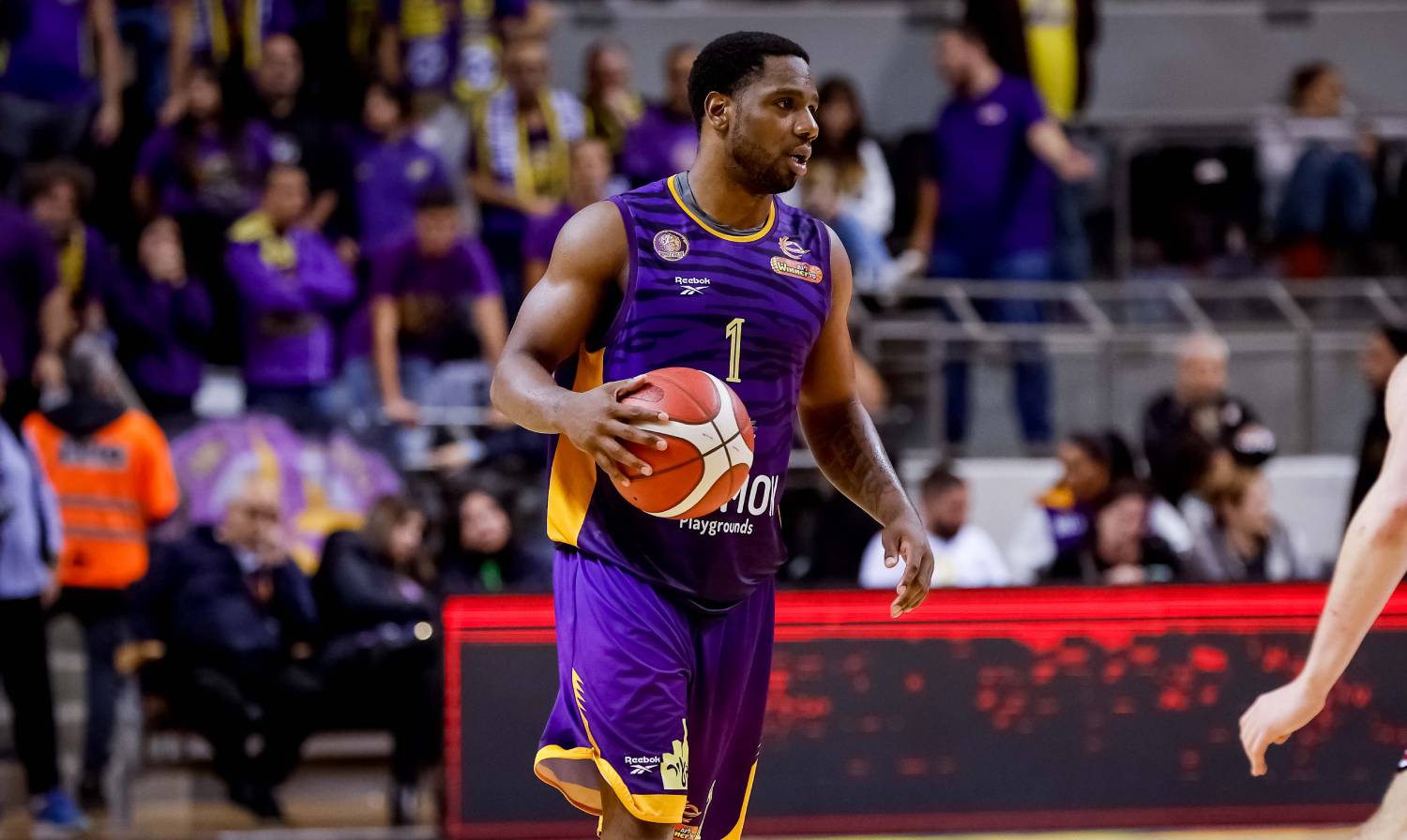 צפו: השבוע המדהים של ג'ו רגלנד