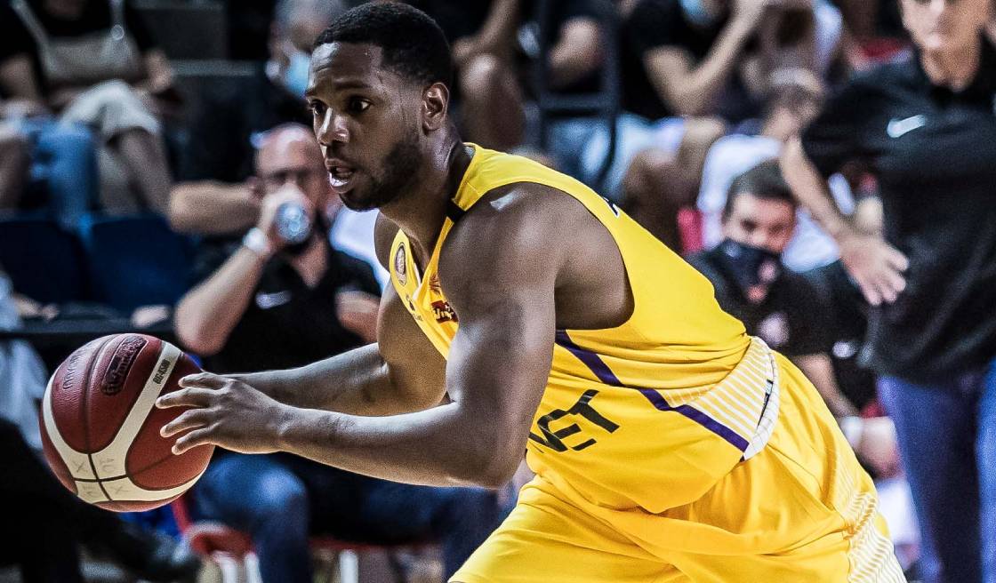 צפו: ג'ו רגלנד הוביל את חולון למקום השני