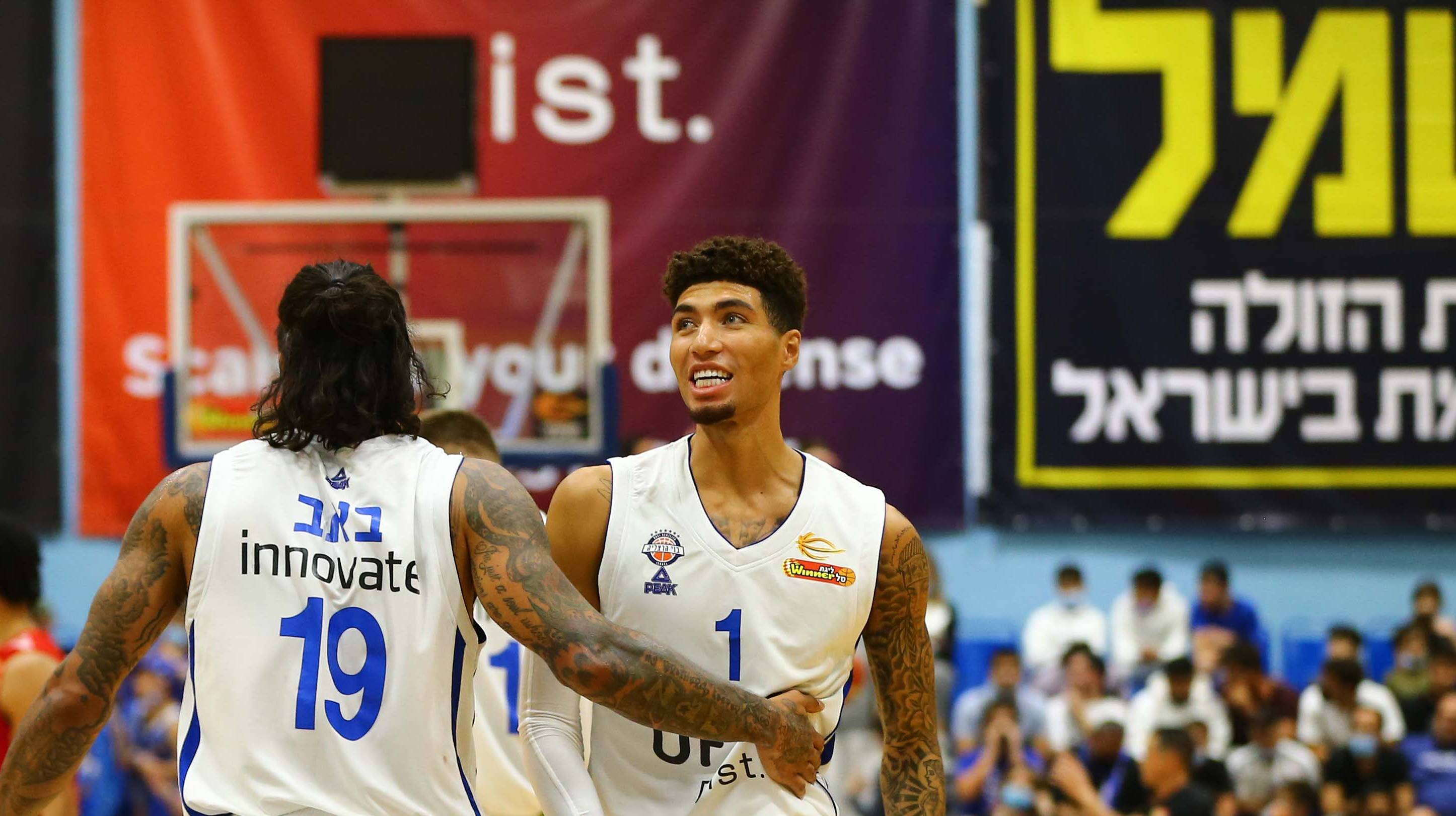 צפו: הופעה אווירית פנטסטית לסנדי כהן