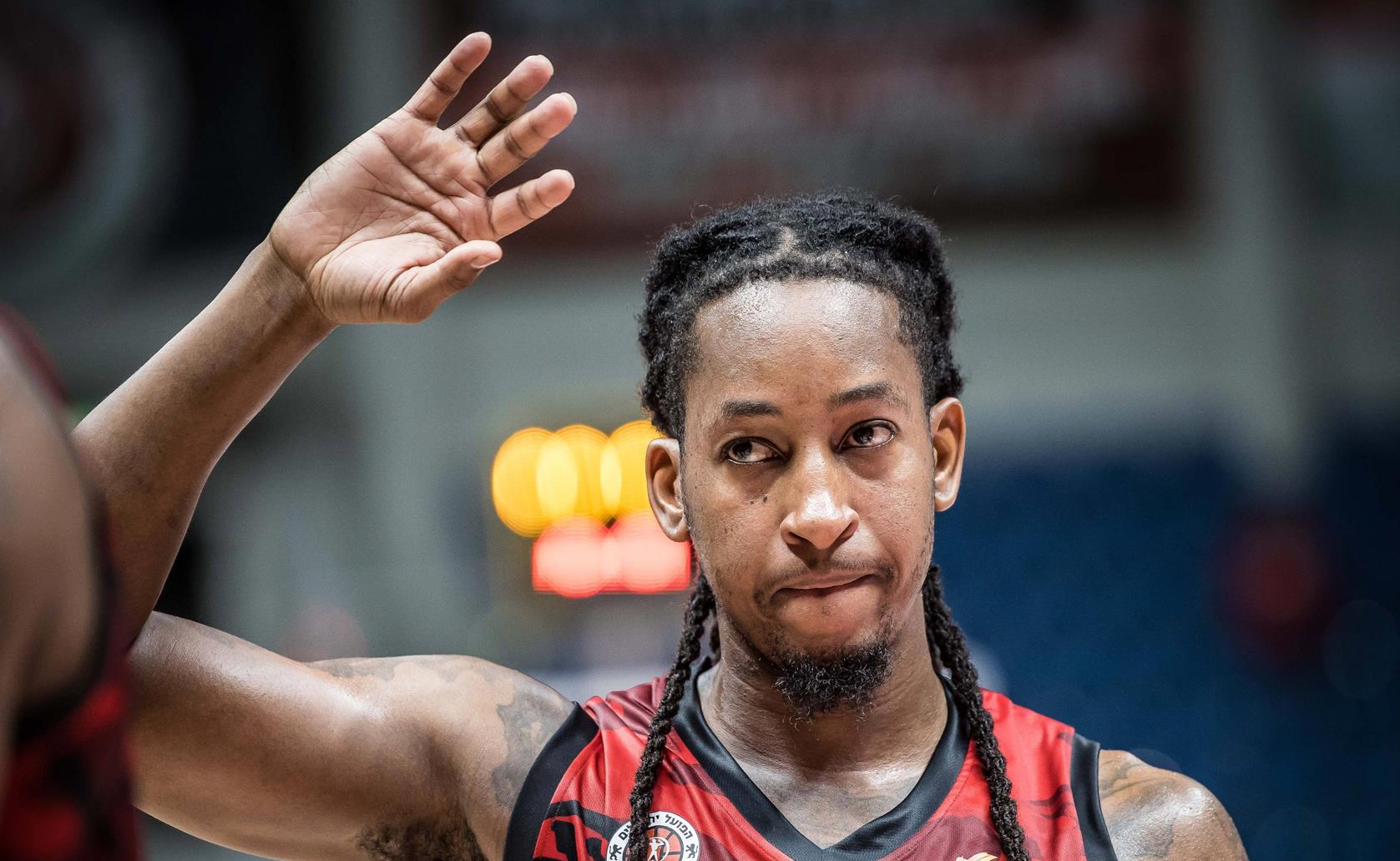 צפו: הרבע המשוגע של ספידי סמית'