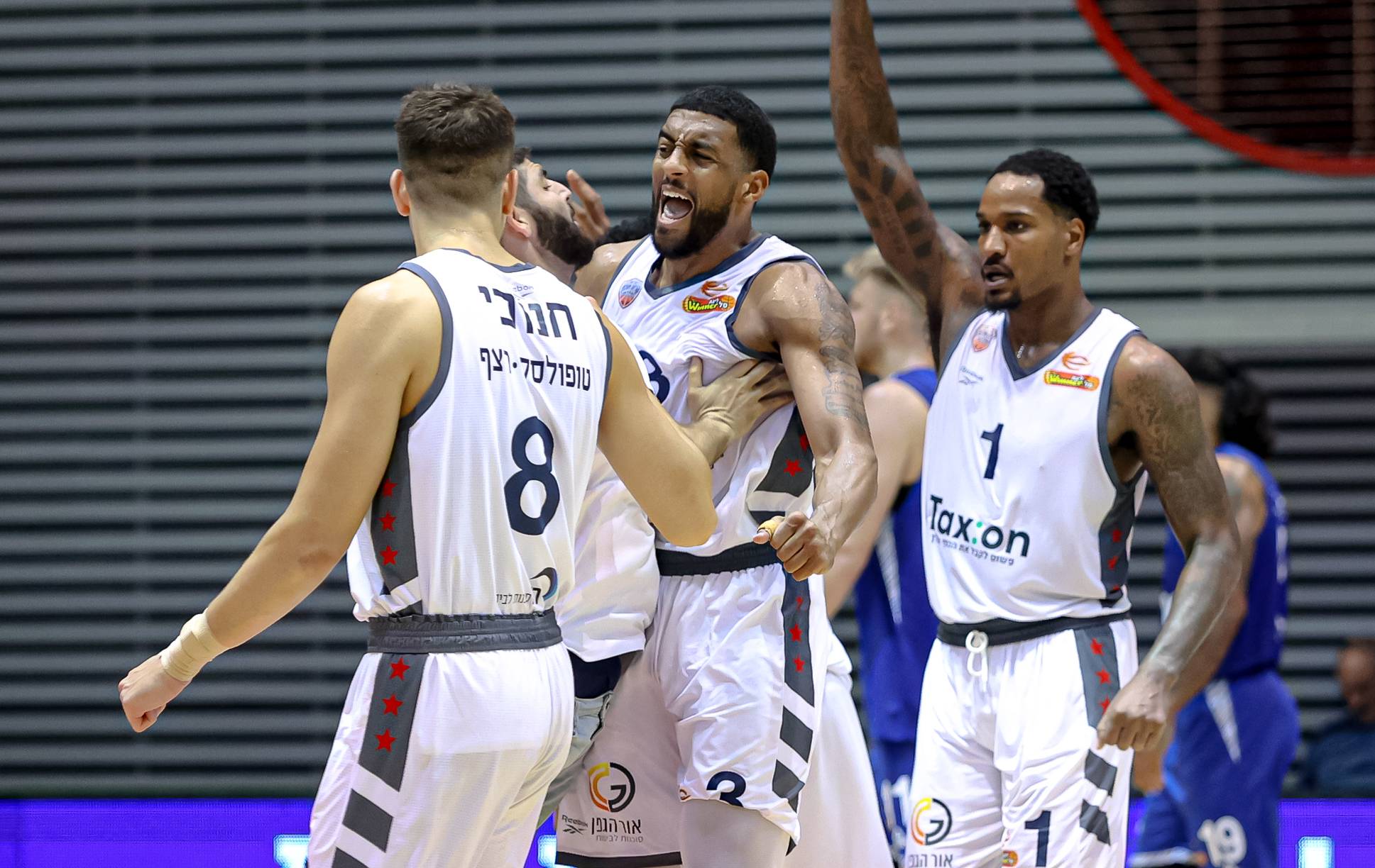 צפו: האס של העולה החדשה בפעולה