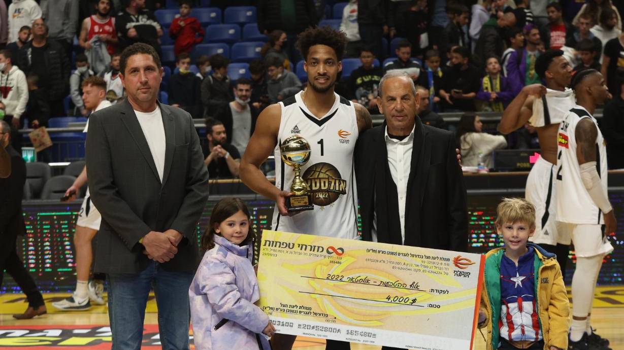 ג'יי.פי טוקוטו זכה בתחרות ההטבעות