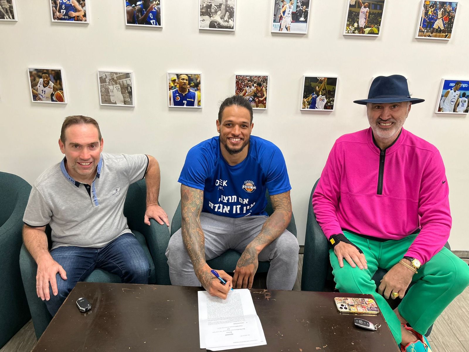 כריס באב ממשיך בהרצליה עד 2024