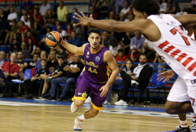 האלופה הפסידה לאולימפיאקוס בקפריסין