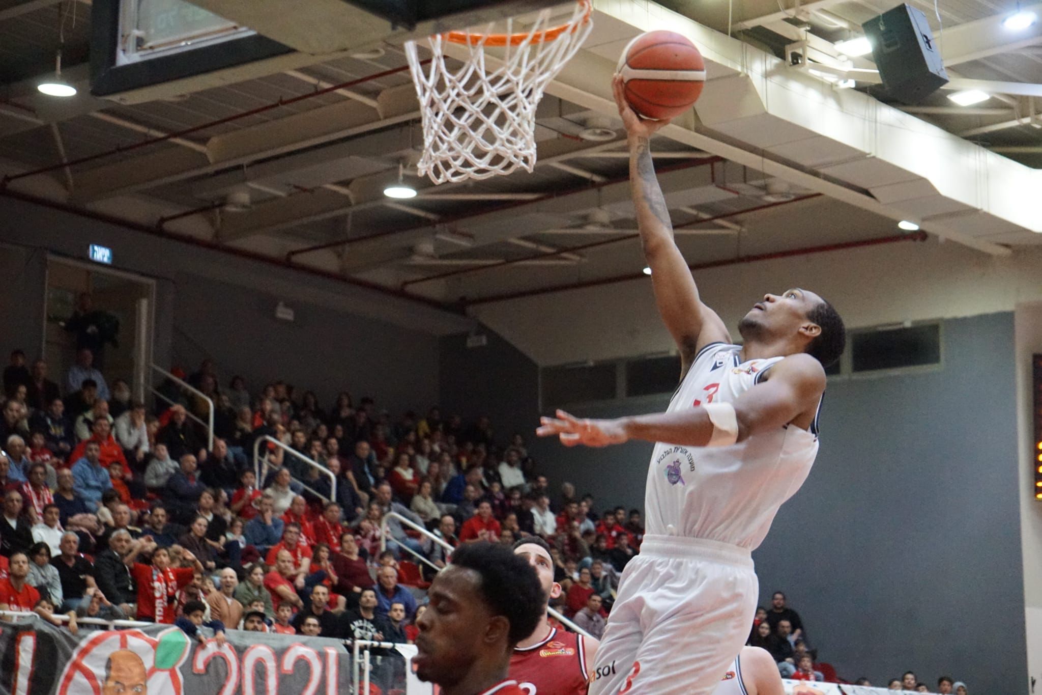 צפו: כמעט טריפל דאבל לטוני קאר
